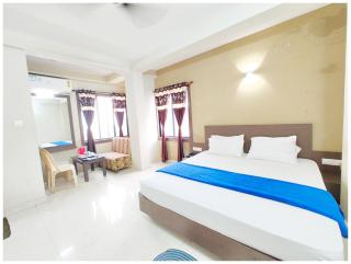 Hotel The UK Premium Palace Near Marine Drive Road & Sea Beach - Free Wi-Fi- Parking & Lift Facilities - All Room Spacious and Fully Air Conditioned Rooms With Attached Balcony - Best Hotel IN Puri - Puri - 6