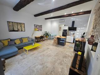 Charming 2 bedroom apartment, quiet, terrace & parking - Avignone - 0