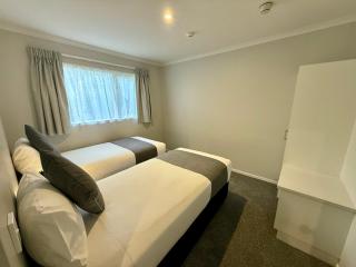 BKs Pioneer Motel - 3