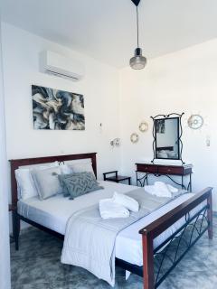 Cove Studio - Pera Gyalos - 0