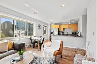 Downtown 2BR Penthouse with Prime Location & Views - Seattle - 7
