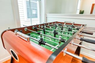 Free Early Check-In or Late Check-Out - 5 min to DT - Summer Getaway - Parking - Private Balcony, Telescope - 1