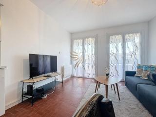 2-room, 4 guests, beach/port 5 min, Wi-Fi, parking - 6