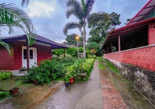 Clover Holiday Village Coorg Resort by VOYE HOMES - Madikeri - 1