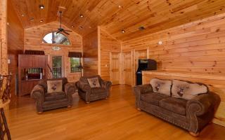 Bearskin Lodge - 2