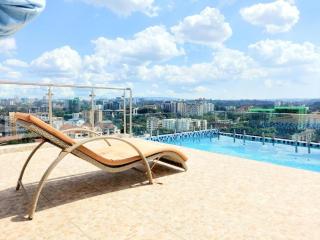 Luxurious Condo with Rooftop Pool and Gym - Nairobi - 0