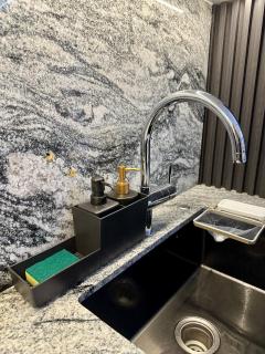 FREE Parking, Sauna, Gym & Pool Access, FAST Wi-Fi, Nespresso Coffee Machine with FREE coffee Pods, Elegant Balcony Over Venice Grand Canal, Walking Distance Brtish Embassy, 5 min drive to BGC, 10 mins drive to Manila Airport Terminal 3 - Manila - 8