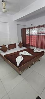 Hotel Dev Lakeview - Jamnagar - 1