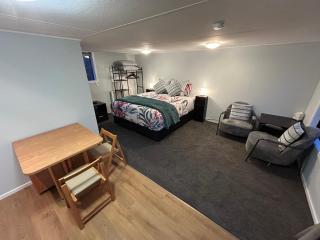 Lilliput lodge, Kelvin Heights, Queenstown - - 4