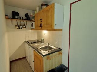 Appartement 6 pers à Valfréjus, près des pistes, avec balcon, parking gratuit et équipements bébé - FR-1-561-104 - 1