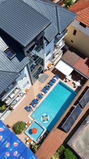 Brian Hotel - 1