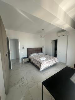 ELIZ Luxury Residence - 3
