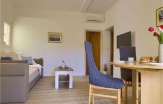 1 Bedroom Stunning Apartment In Lukoran - 7