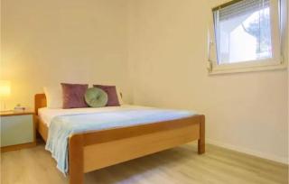 1 Bedroom Stunning Apartment In Lukoran - 6