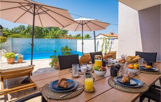Beautiful Home In Porec - 9