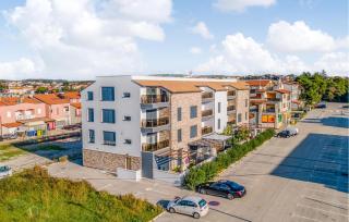 3 Bedroom Lovely Apartment In Medulin - 4