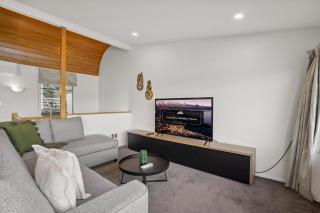 Lakefront Living at Remarkables Retreat 16 - 1