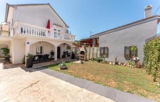 Gorgeous Apartment In Biograd Na Moru With Wifi - Biograd na Moru - 0