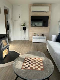 Relax at Jollie-Cozy 3-Bedroom Home, Central Twizel - 7