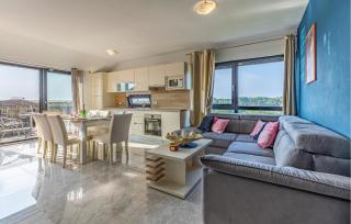 2 Bedroom Cozy Apartment In Medulin - Medulin - 8