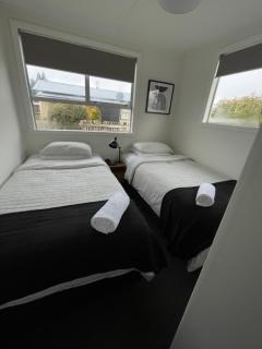 Relax at Jollie-Cozy 3-Bedroom Hydro Home, Central Twizel - Twizel - 7