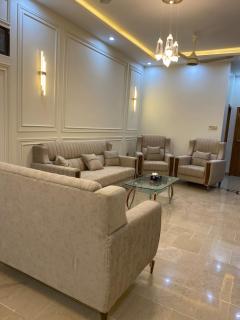 Luxurious Guesthouse-Suite 3BR and Lounge - 9