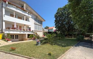 2 Bedroom Cozy Apartment In Banjole - Banjole - 4