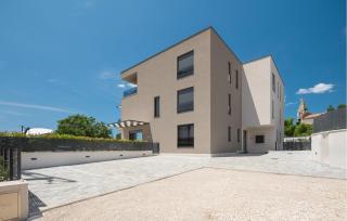 Nice Apartment In Tar - 1