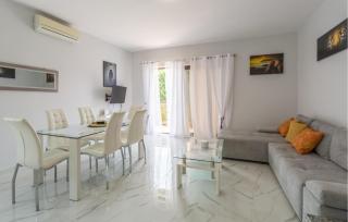 Awesome Apartment In Porec With Wifi - 9