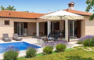 Beautiful Home In Kunj With Wifi - Kunj - 1