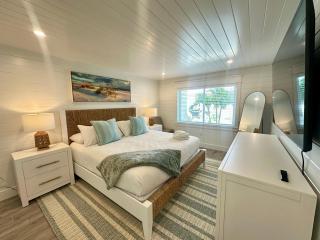Coconuts Beachfront #107 - Holmes Beach - 4