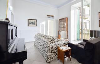 Cozy Apartment In Napoli With Wifi - 8