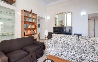 Cozy Apartment In Napoli With Wifi - 2