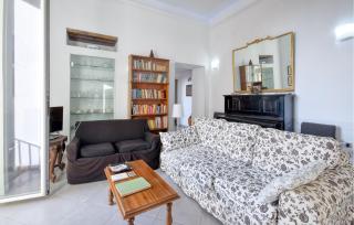 Cozy Apartment In Napoli With Wifi - 1