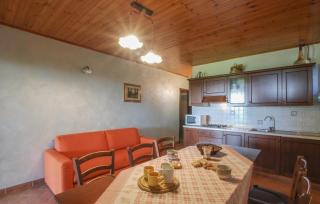 4 Bedroom Stunning Home In Mergo - 7