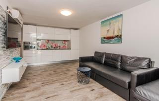 1 Bedroom Lovely Apartment In Vir - 4