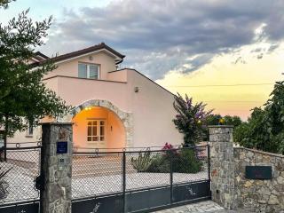 Domizil Opatija A&N, Villa mit Pool, Wohlfühloase mit Meerblick - Poljane - 9