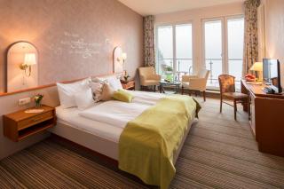 PlusNaturHotel direkt am Ederseeufer Waldhotel Wiesemann und Ferienapartments - 1