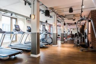Student Only Bronze Studio Upper Level White City - 3