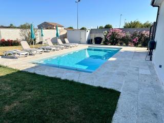 Chambre agréable, SDB privée, Clim, Vue Piscine, - 5