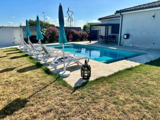 Chambre agréable, SDB privée, Clim, Vue Piscine, - 3