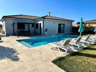 Chambre agréable, SDB privée, Clim, Vue Piscine, - 1