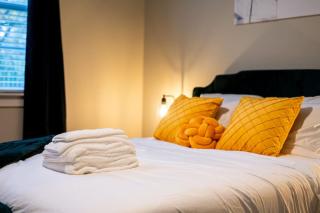 Stylish 2BR Keystone - Indianapolis - 2