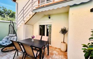 Beautiful Apartment In Pakostane - Pakoštane - 9