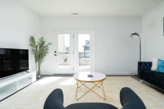 Your Cozy 2BD Whitestown - 3