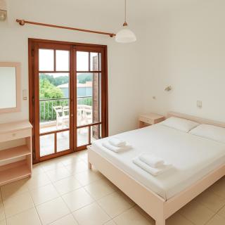 Captain Michalis Apartments - 750m from Kalamaki Beach - Galatás - 7