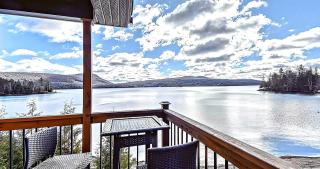 2-Bedroom Waterfront Chalet with Hot Tub, Dock, Kayaks & Games, Near Mont-Tremblant - Labelle - 8