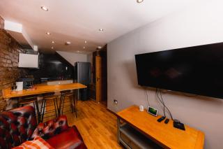 Central Edinburgh Apartment with Canal Setting - 7