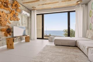 Harmony SeaView Stay with Free Parking and Beach Access - 4