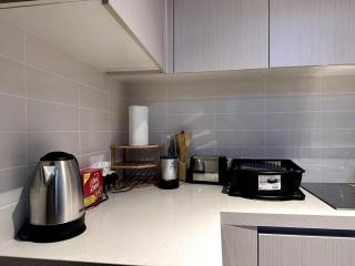 Canal View 1BR, Yas Island, - 5